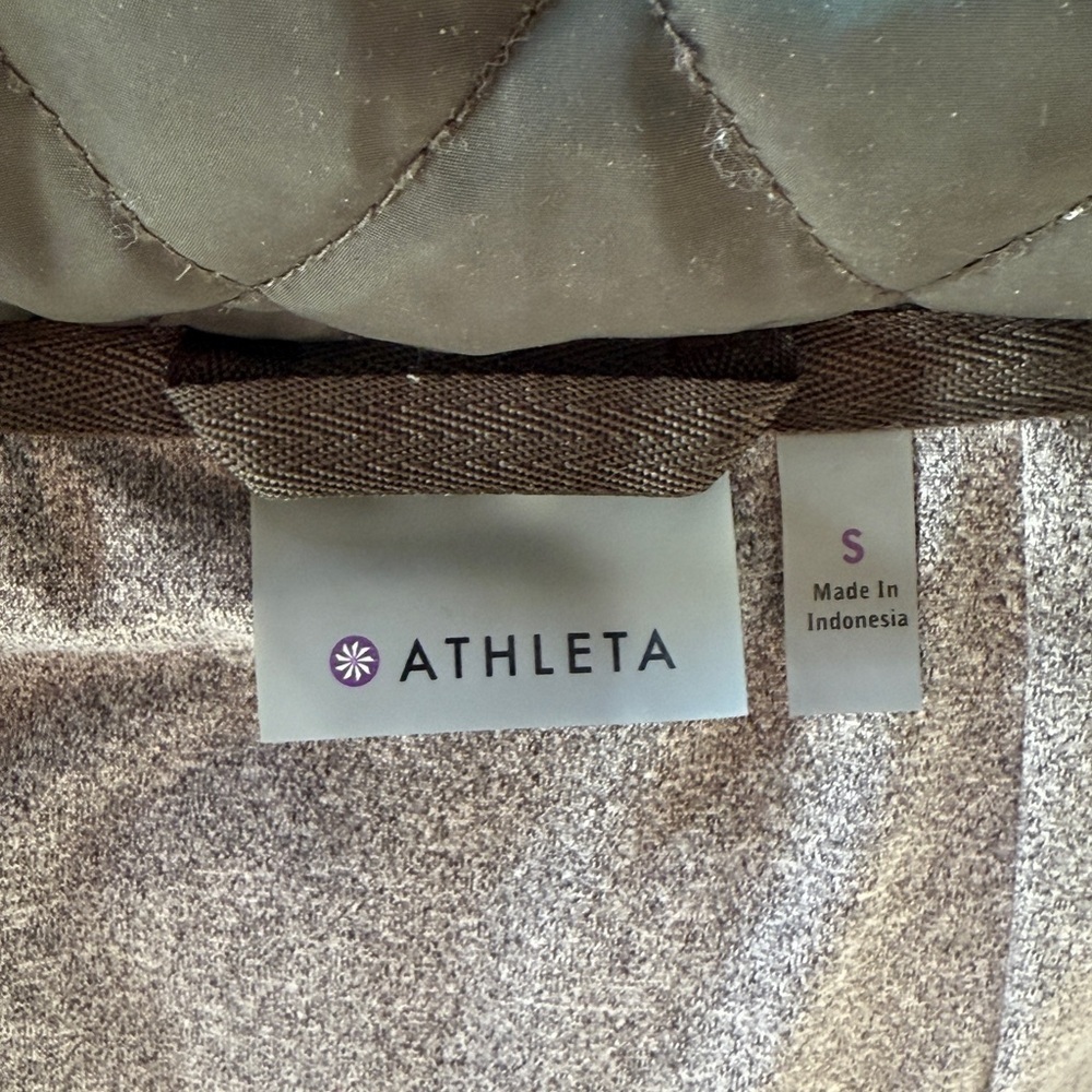 Athleta Tetons Sleeveless Quilted Jacket Women's Small - Picture 8 of 12